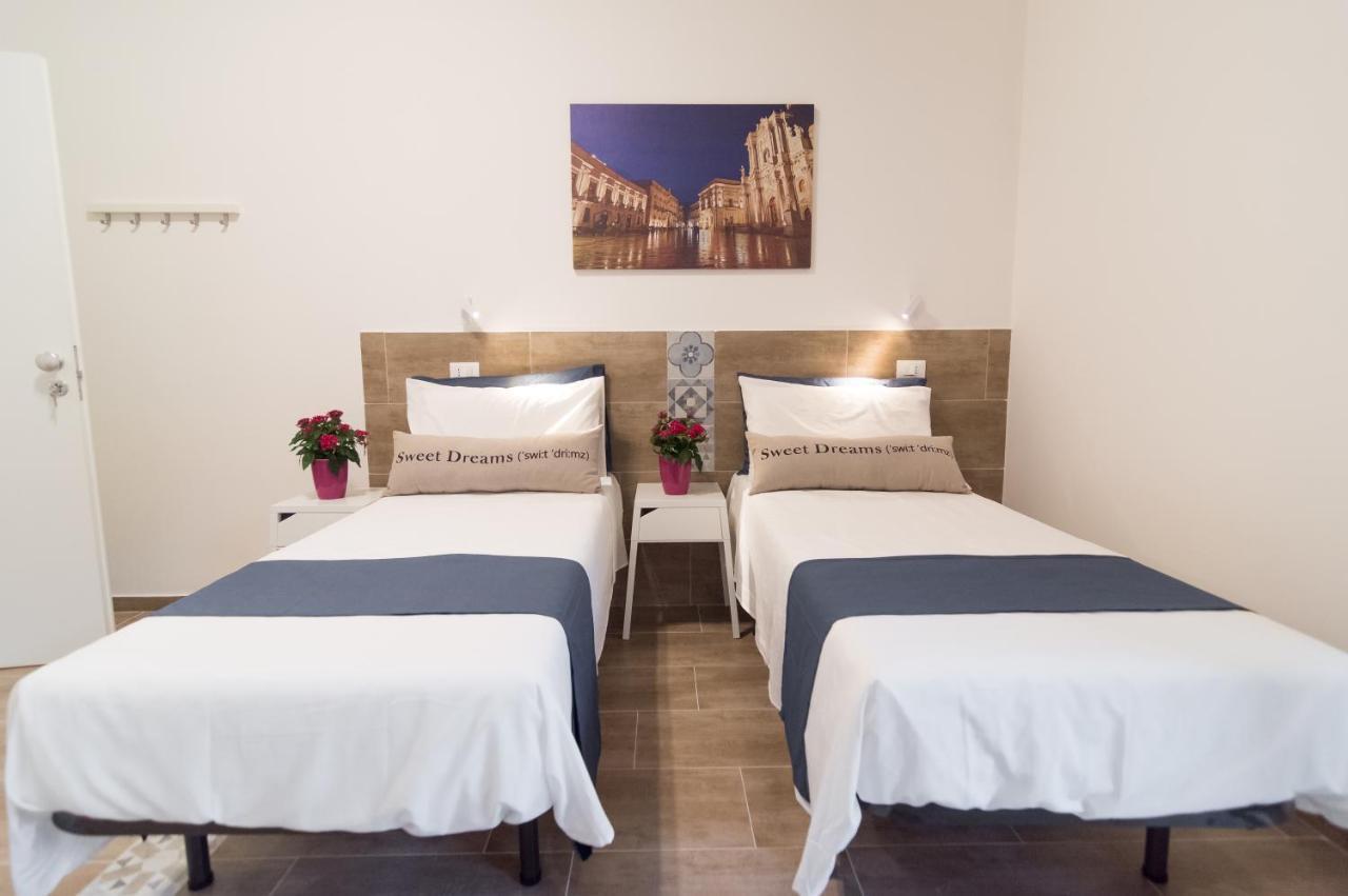 Raudino Rooms Syracuse Bagian luar foto